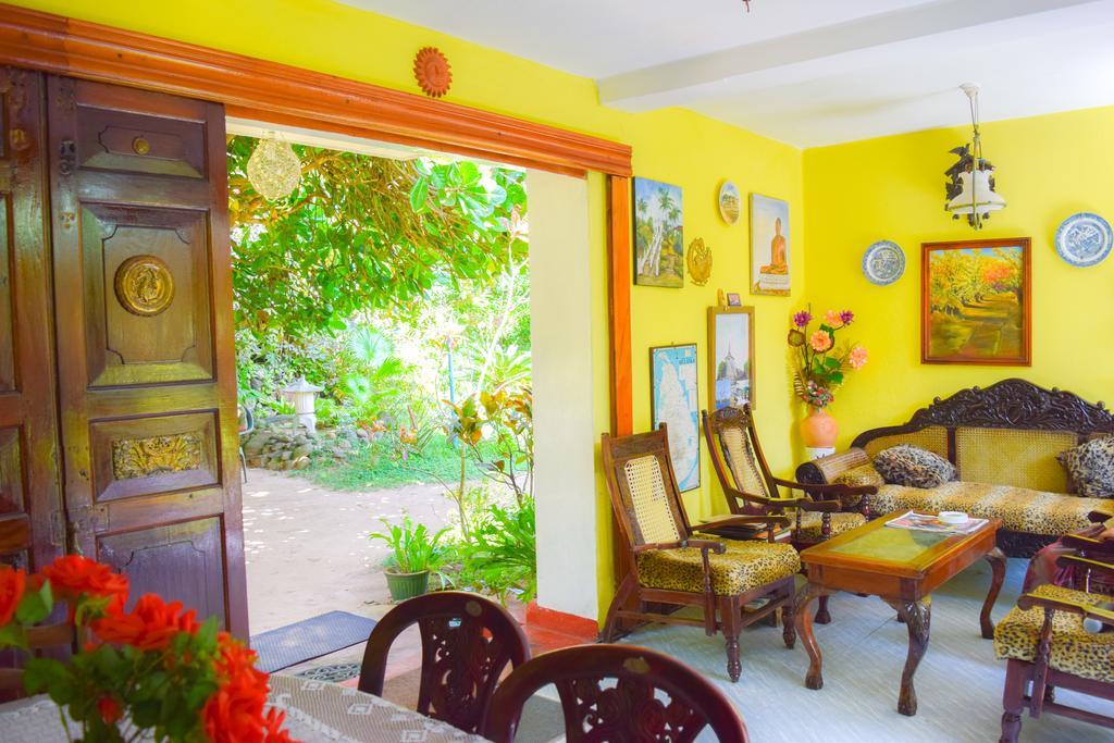 Shammie Guest House Hikkaduwa Ngoại thất bức ảnh